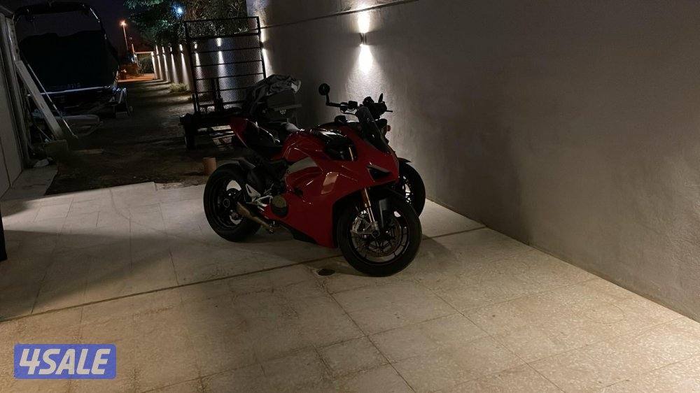 2018 Ducati Panigale V4S4