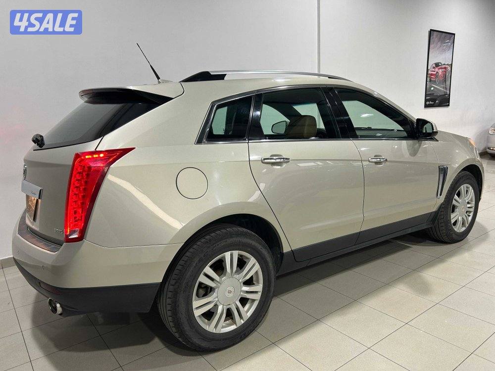 Cadillac SRX Luxury1