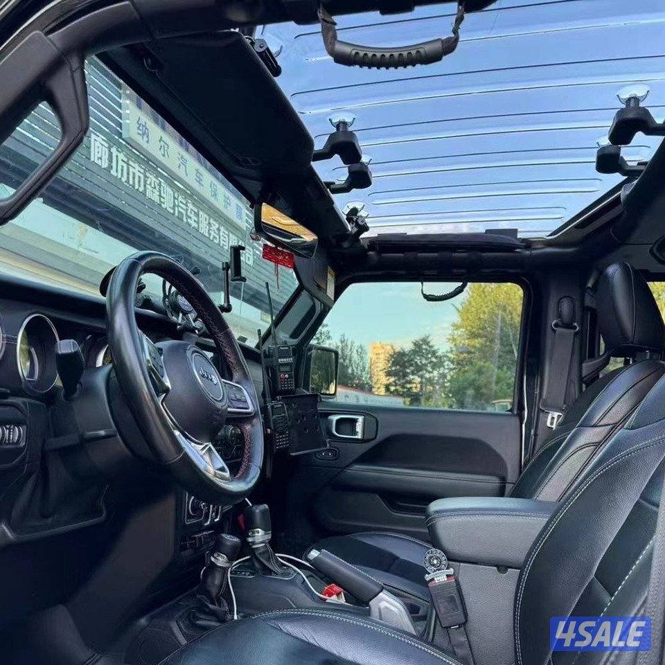 للبيع صندق شفاف حق الرانقلر من ٢٠١٨ / ٢٠٢٥0