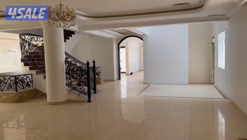 بيت كامل مع حمام سباحة وسرداب للإجار3