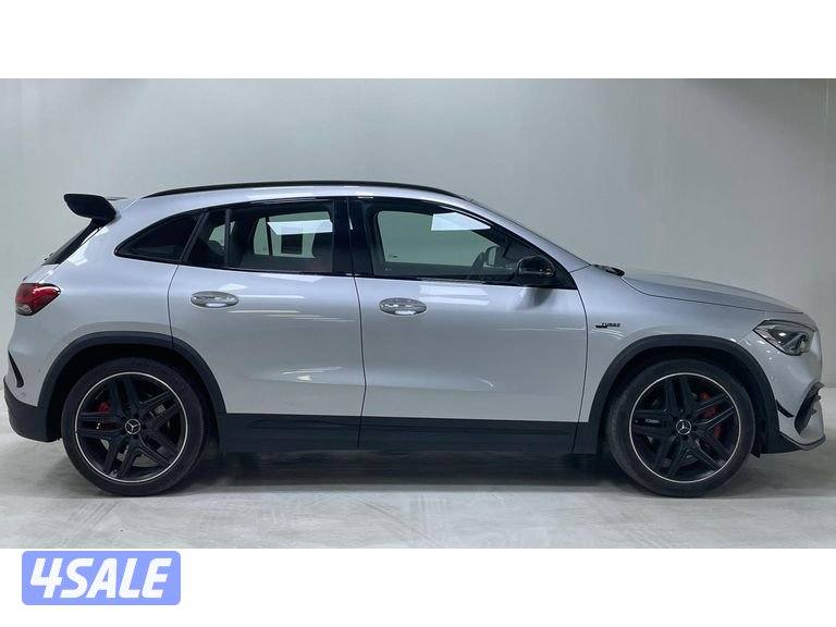 Mercedes-Benz GLA4