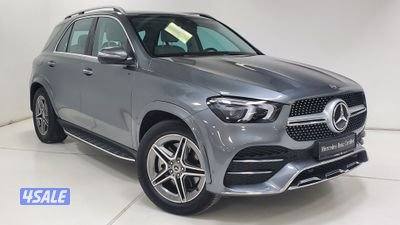 Mercedes-Benz GLE SUV0