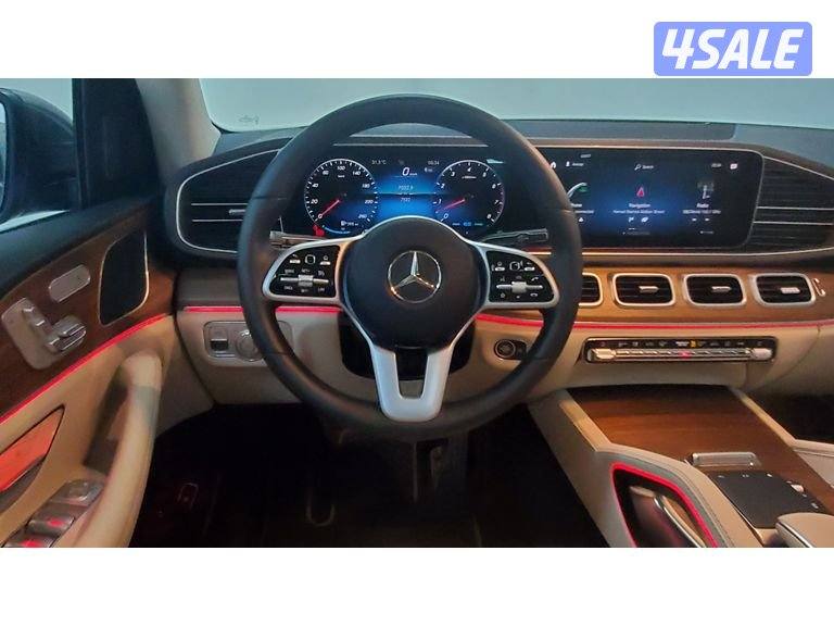 Mercedes-Benz GLE SUV12