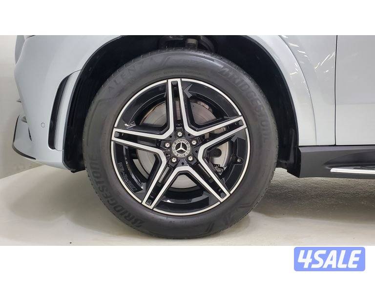 Mercedes-Benz GLE SUV8