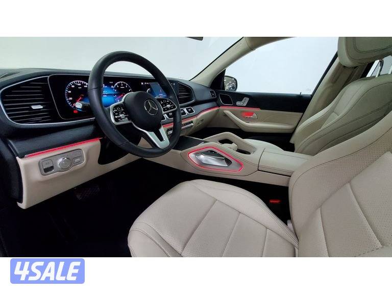 Mercedes-Benz GLE SUV10