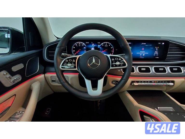 Mercedes-Benz GLE SUV12