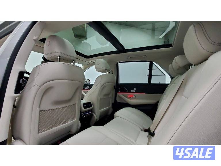 Mercedes-Benz GLE SUV13