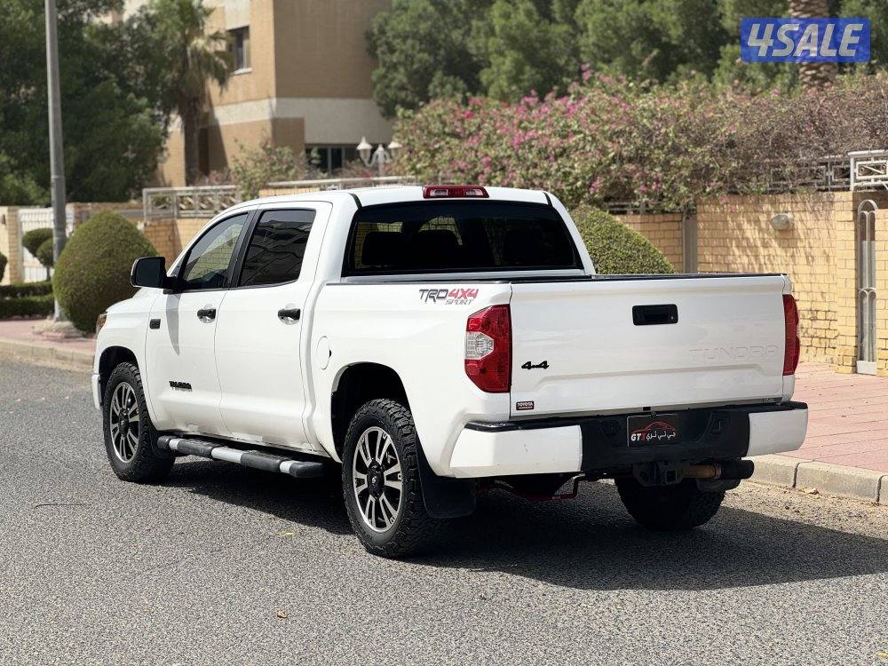 TOYOTA TUNDRA TRD SPORT 20194
