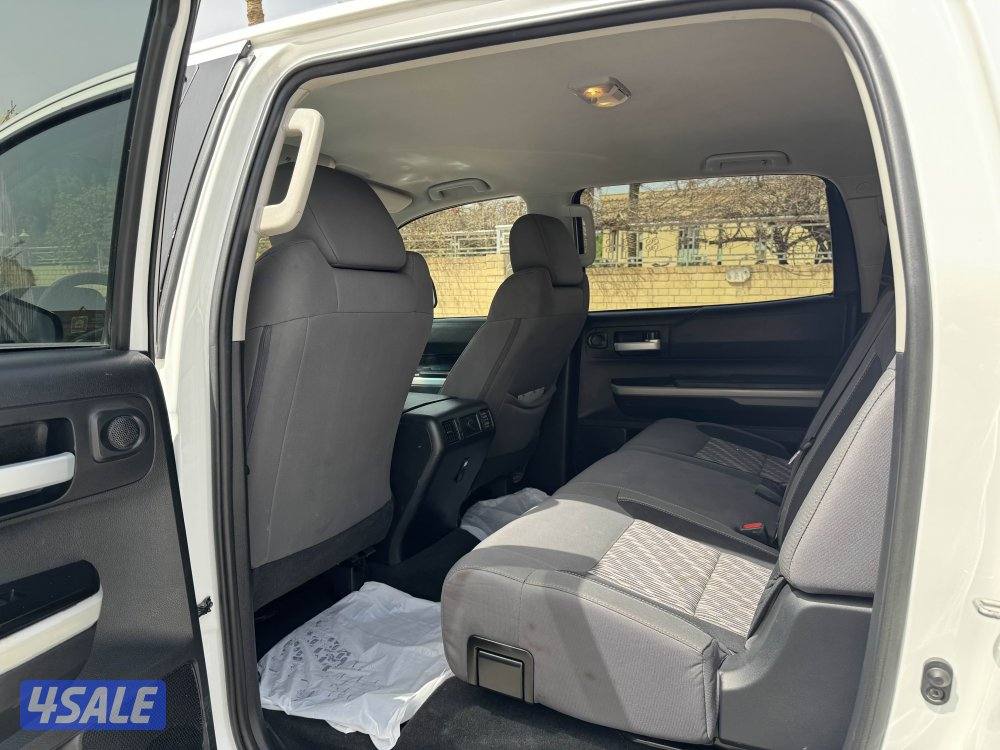 TOYOTA TUNDRA TRD SPORT 20195