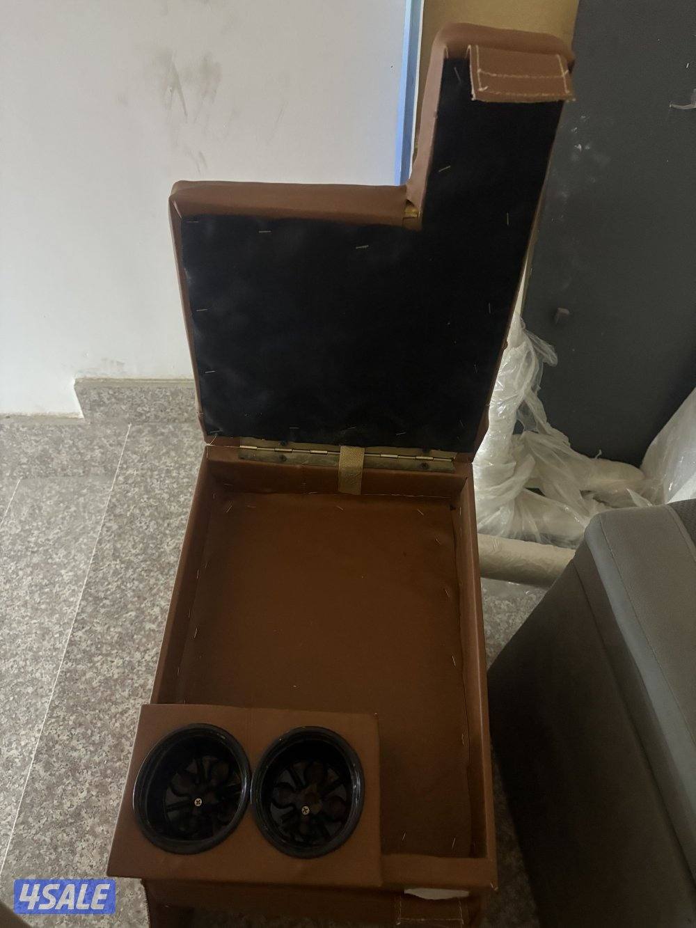 تكايتين لسفاري جلد ومخمل4