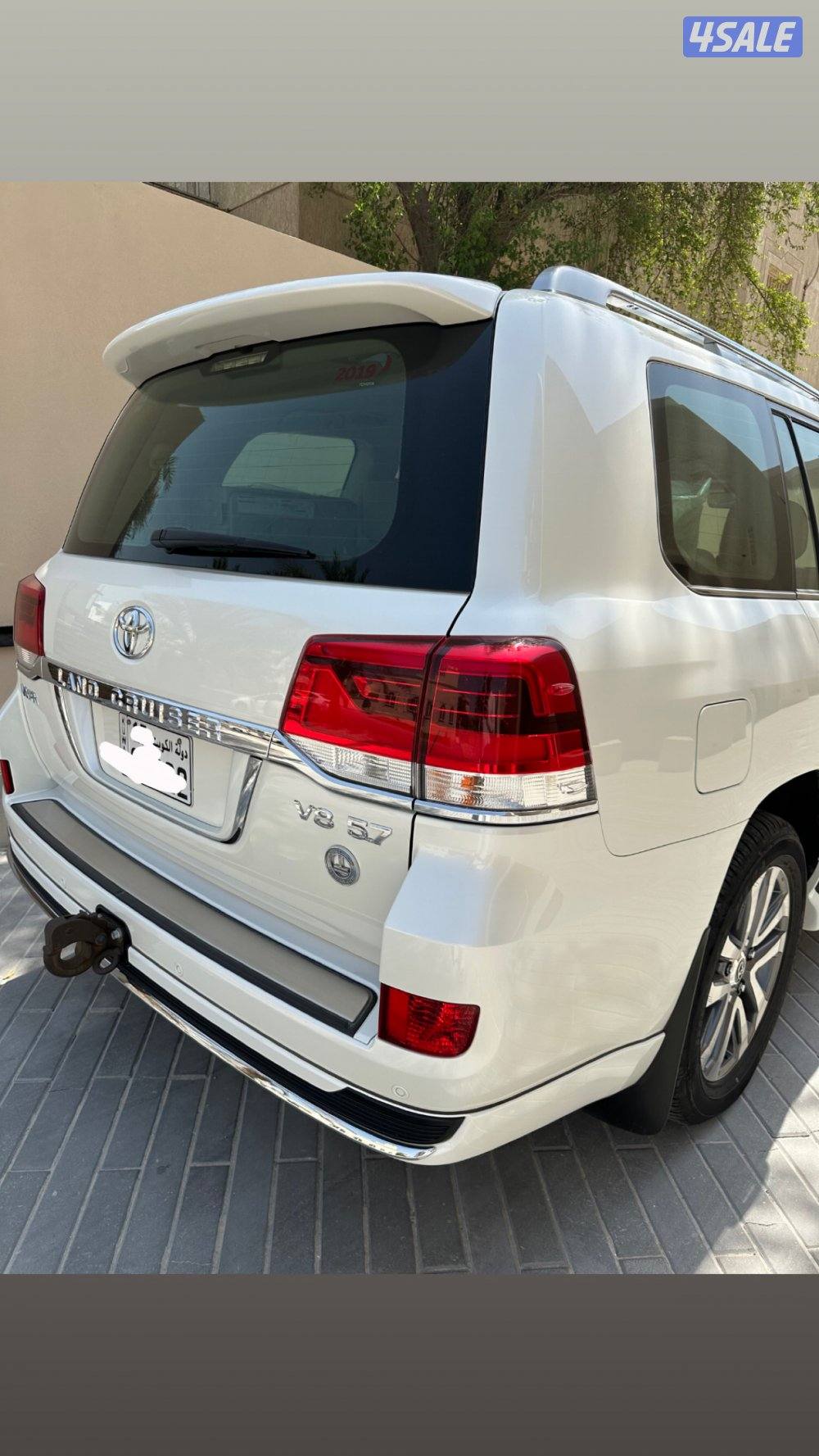 للبيع لاند كروزر ماشي ٤٨ الف  VXR وارد الساير0