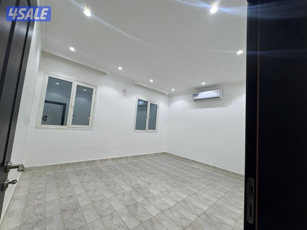 للايجار شقه ارضيه في الفنطيس قطعه تتكون من ٣غرف ماستر0