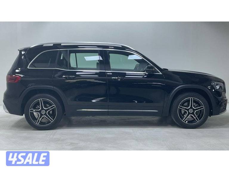Mercedes-Benz GLB4