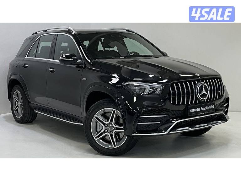 Mercedes-Benz GLE SUV1