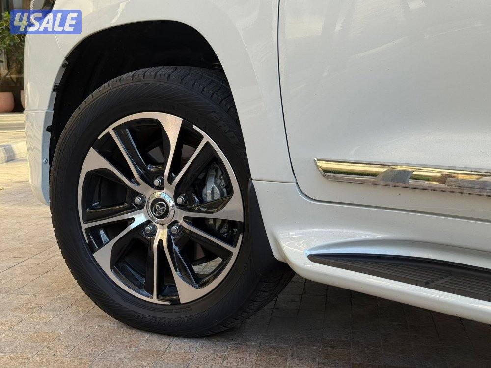 لاندكروزرGXR V6 GARN TOURING موديل2021 عداد146الف سيرفس منتظم4