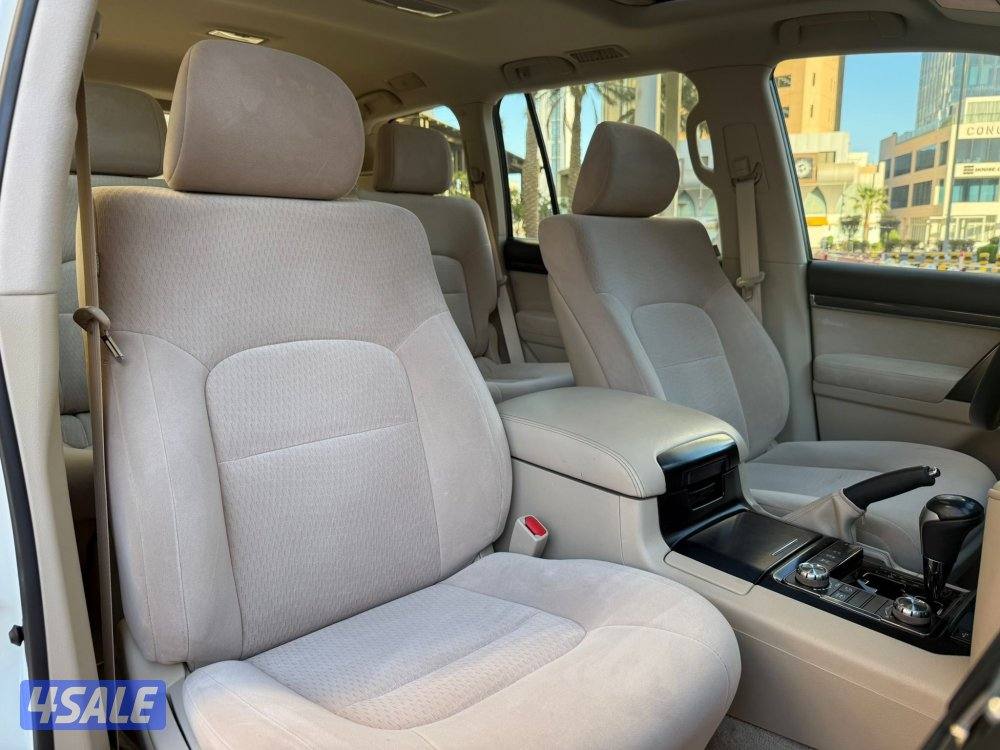 لاندكروزرGXR V6 GARN TOURING موديل2021 عداد146الف سيرفس منتظم7