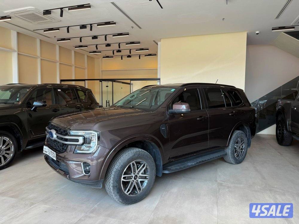 Ford Everest XLS1