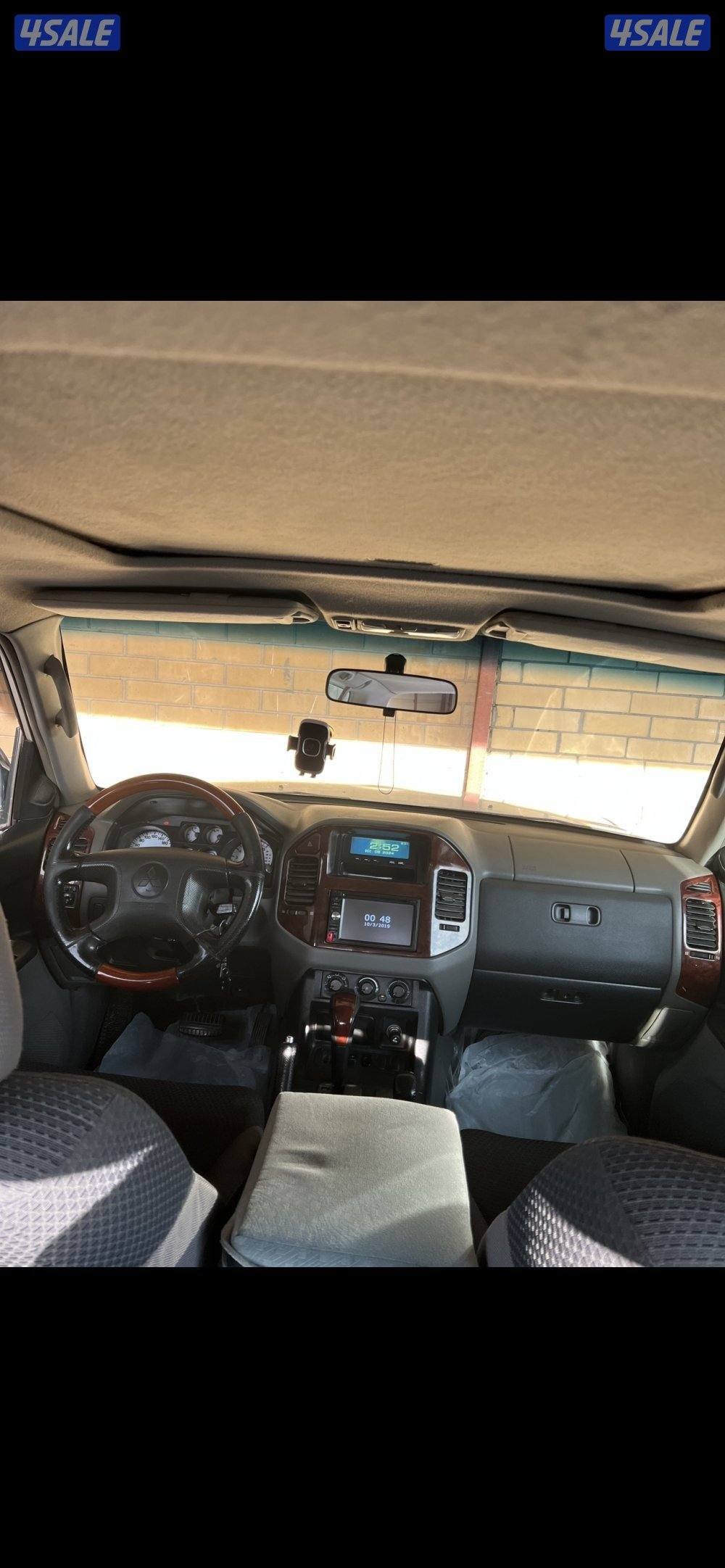 للبيع باجيرو باب واحد2