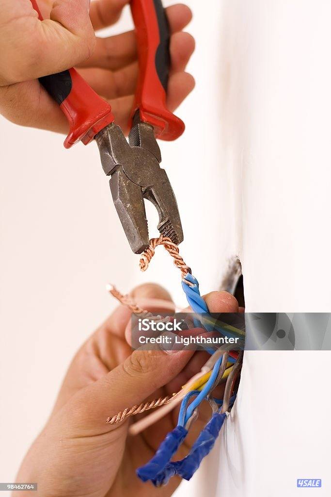 كهربائي سالم البنغالي. خدمة سريعة اسعار رخيصة🔌🪛🪜🔧🧰8