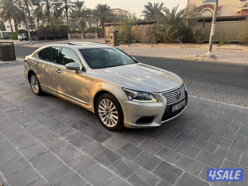 للبيع لكزس موديل 2015 وراد الوكالة لارج الدرجة الاولى1