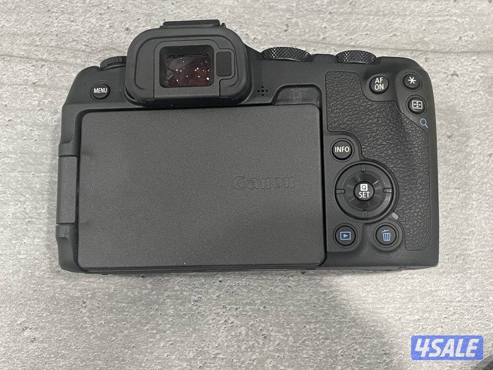 Canon R 8 كاميرا كانون1