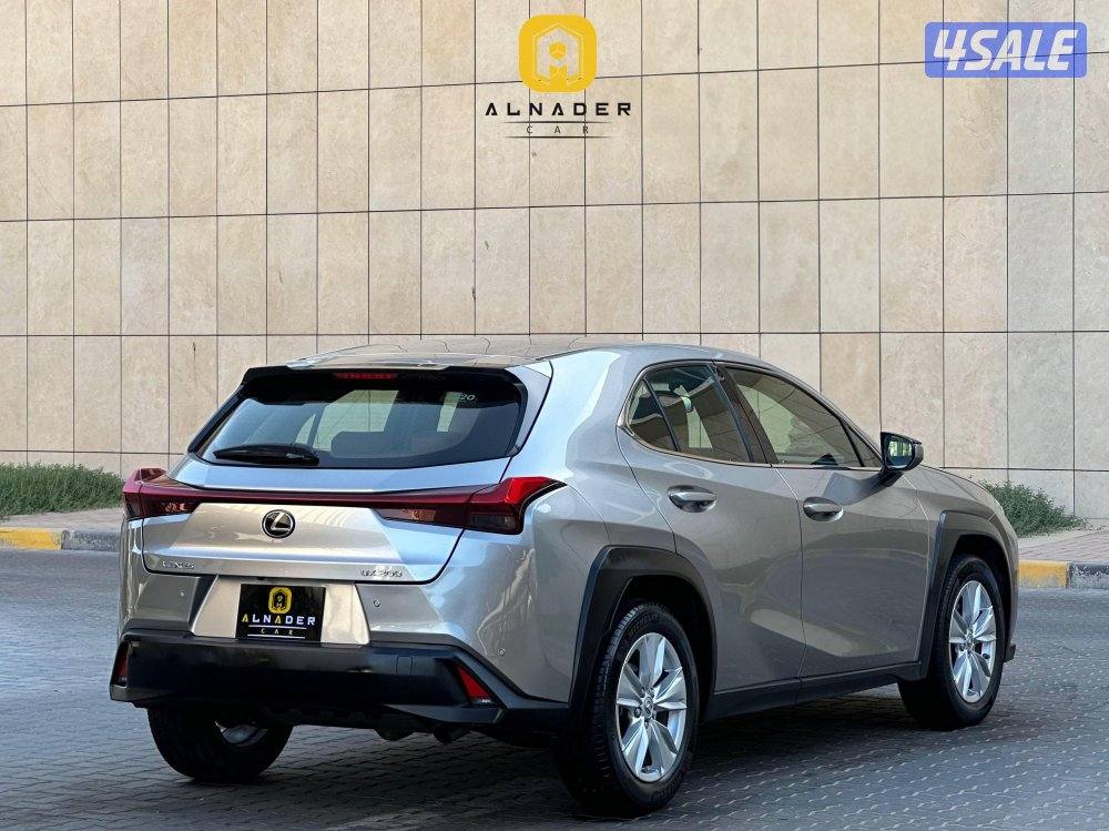 للبيع LEXUS UX200 موديل 2020 وارد الساير3