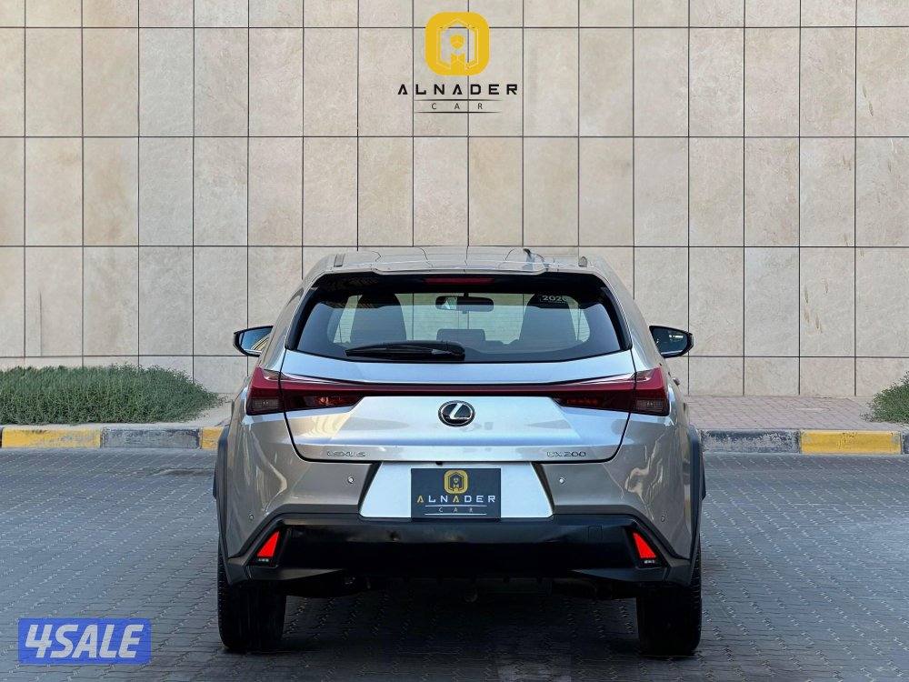 للبيع LEXUS UX200 موديل 2020 وارد الساير4