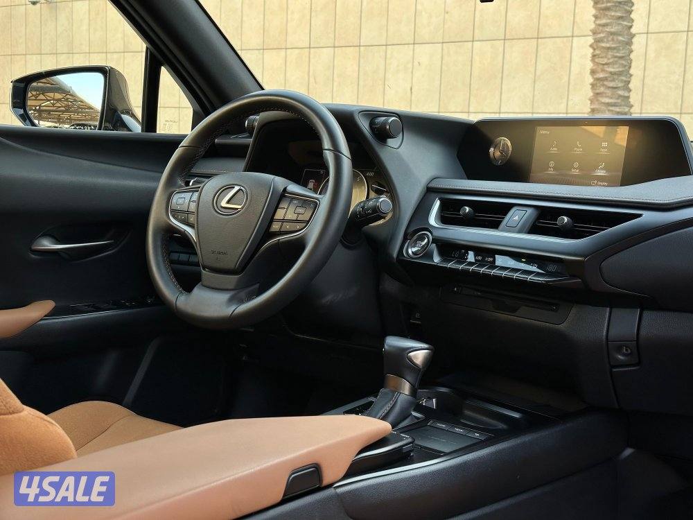 للبيع LEXUS UX200 موديل 2020 وارد الساير9