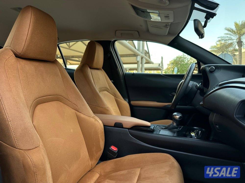 للبيع LEXUS UX200 موديل 2020 وارد الساير8