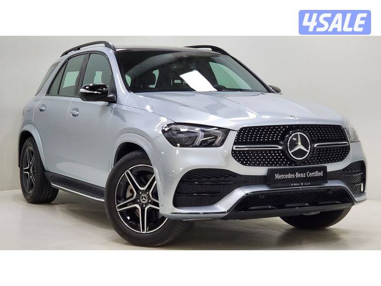 Mercedes-Benz GLE SUV1