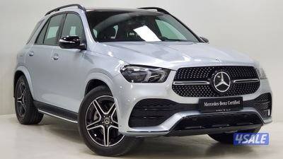 Mercedes-Benz GLE SUV0