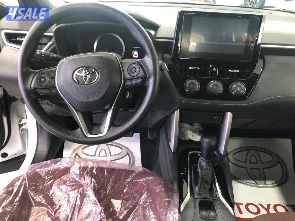 كرولا كروس اصفار 20252