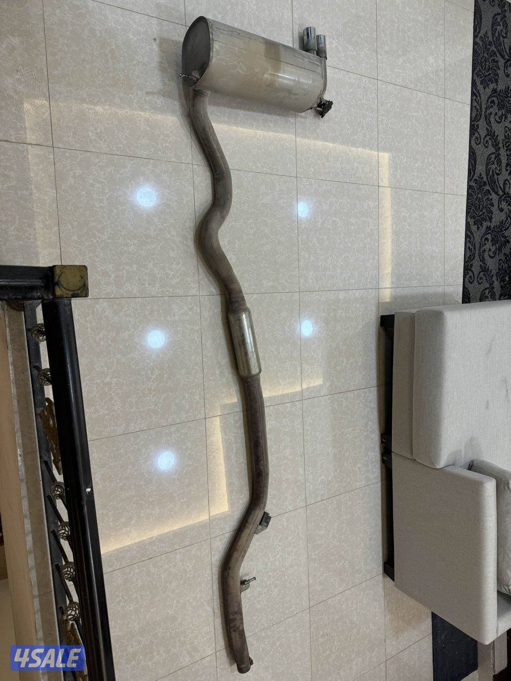 قزوز كامل شبه جديد وشوته الوكاله بي ام دبليو الفئه الرابعه 20143