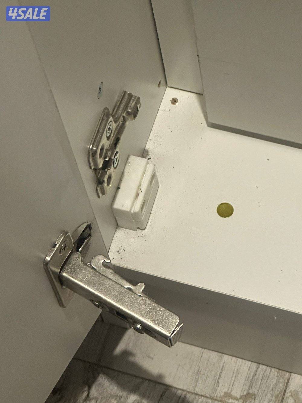 نجار فني باكستاني تركيب اثاث ايكيا ميداس بينتا هوم سنتر ابيات صيني3