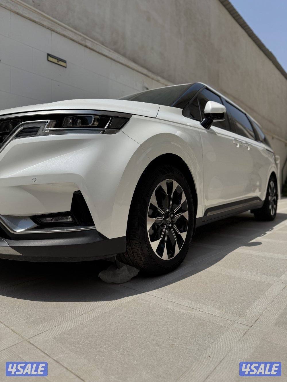 للبيع كيا كرنفال نظييييفه جدا بحالة الوكاله0