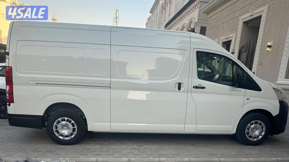 باص جديد تويوتا هايس مقفل الساير 2026 العداد اصفار بنزين قير اوتوماتيك0