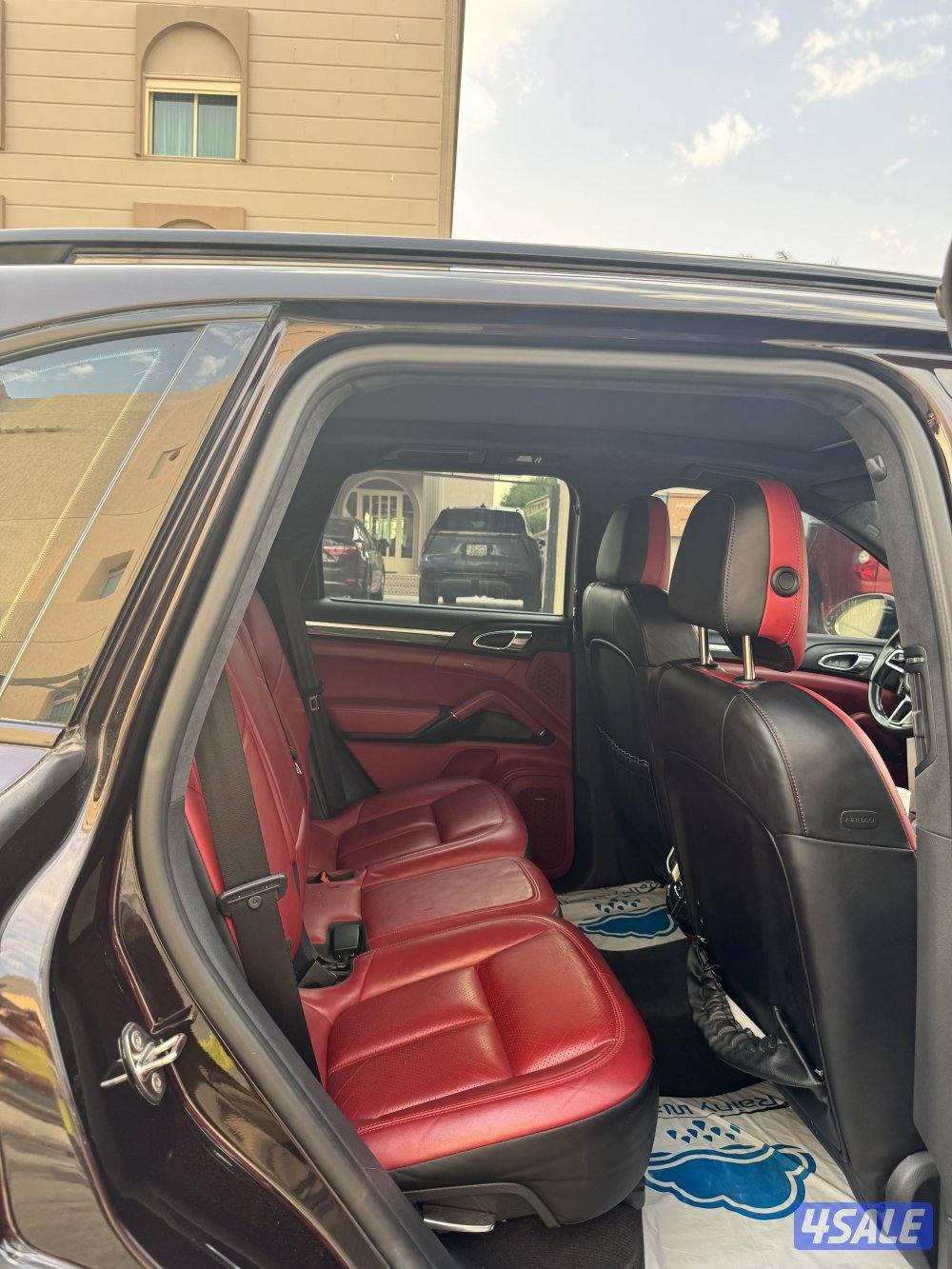 للبيع كايين gts كامل المواصفات  ٢٠١٦ بني  و من داخل احمر صبغ الوكاله4