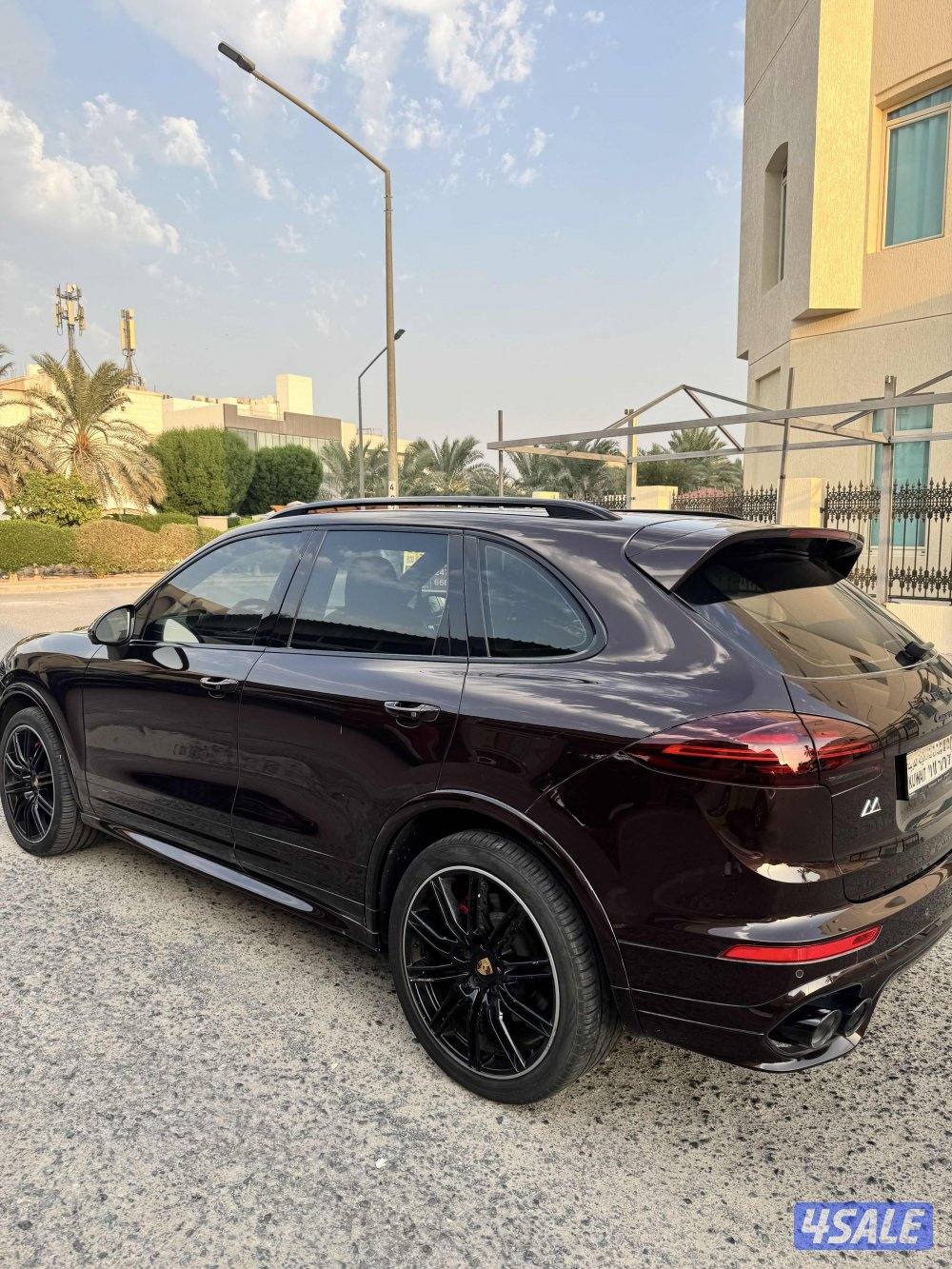 للبيع كايين gts كامل المواصفات  ٢٠١٦ بني  و من داخل احمر صبغ الوكاله5