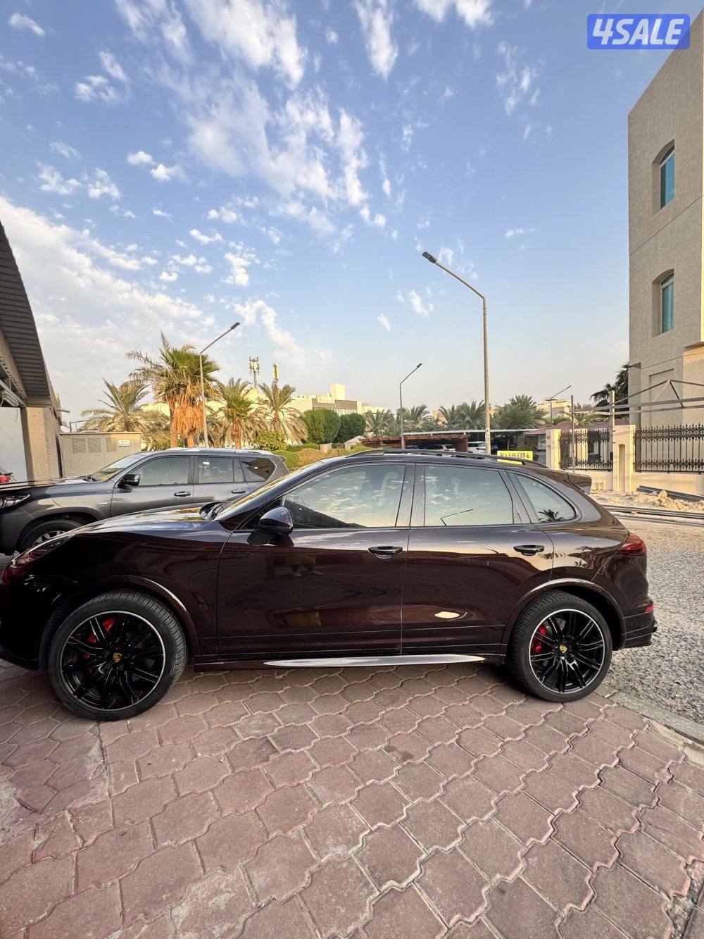 للبيع كايين gts كامل المواصفات  ٢٠١٦ بني  و من داخل احمر صبغ الوكاله7