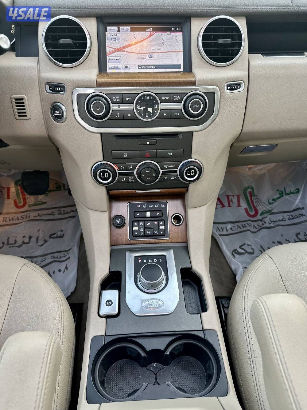 2016 Land Rover LR4 / All Original11