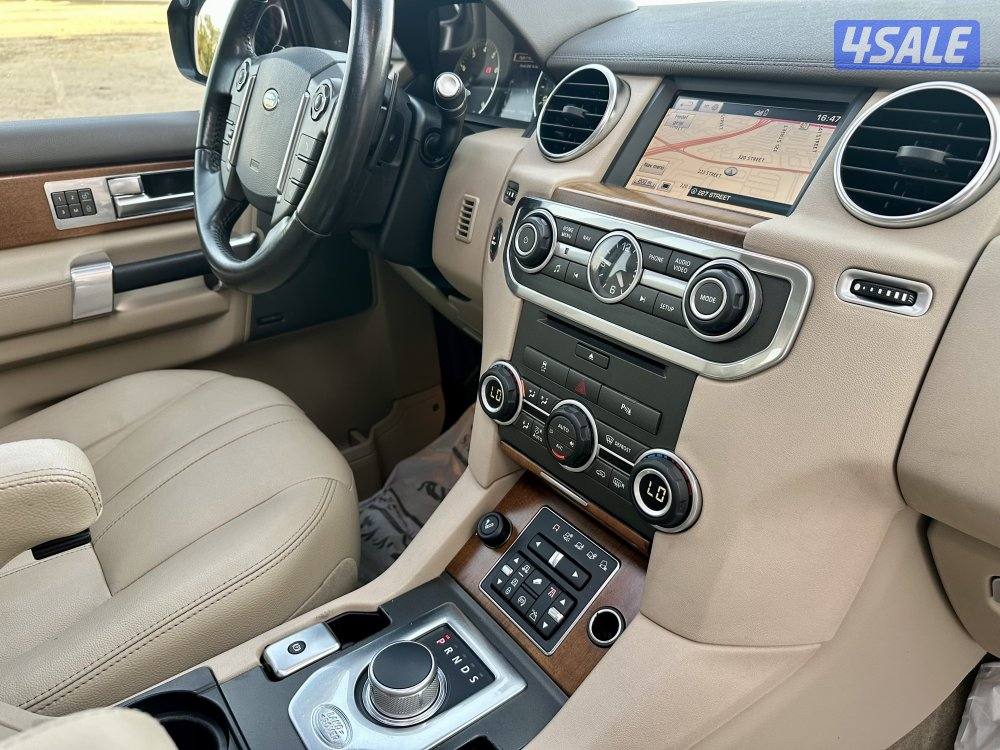 2016 Land Rover LR4 / All Original13