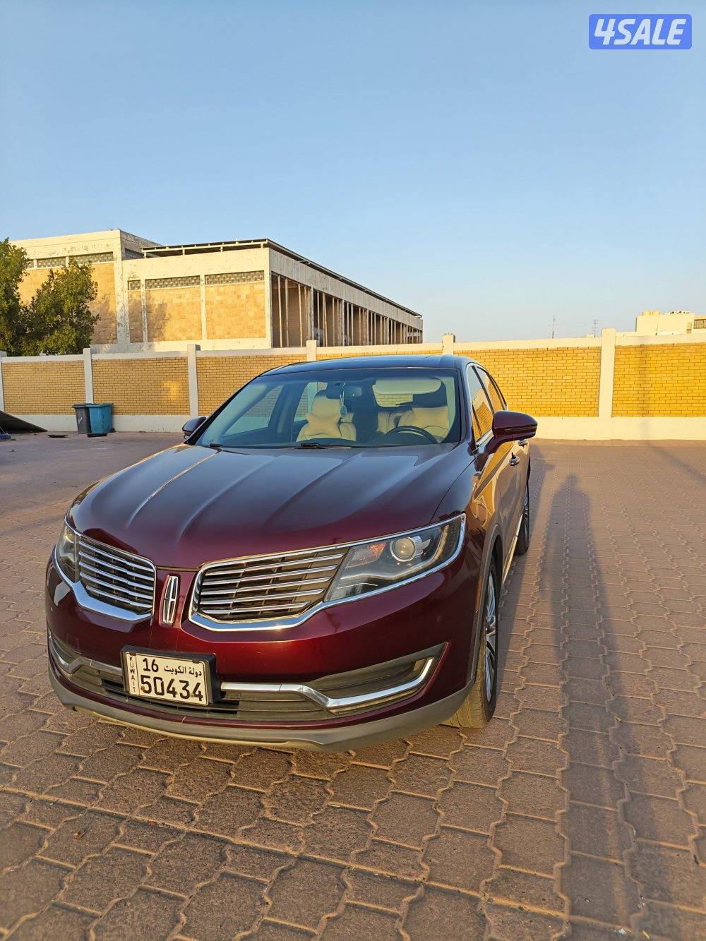 للبيع لينكولن  mkx  2018 عنابي ماشي 47 الف فقط.المالك الاول.2