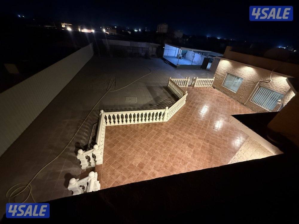 شهري نص جاخور زاويه مع حديقه خارجيه كبيره1