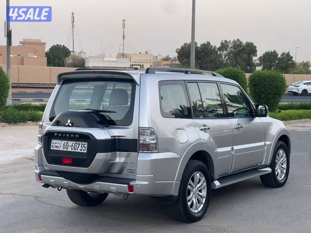 باجيرو 2022 فل اوبشن الماكينه الكبيره بحالة الوكالة4