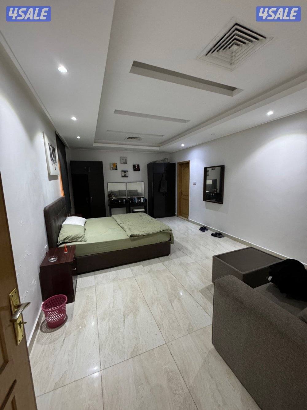 للإيجار شاليه دو ارضي مع حديقه خاصه ومدخل خاص متوفر3