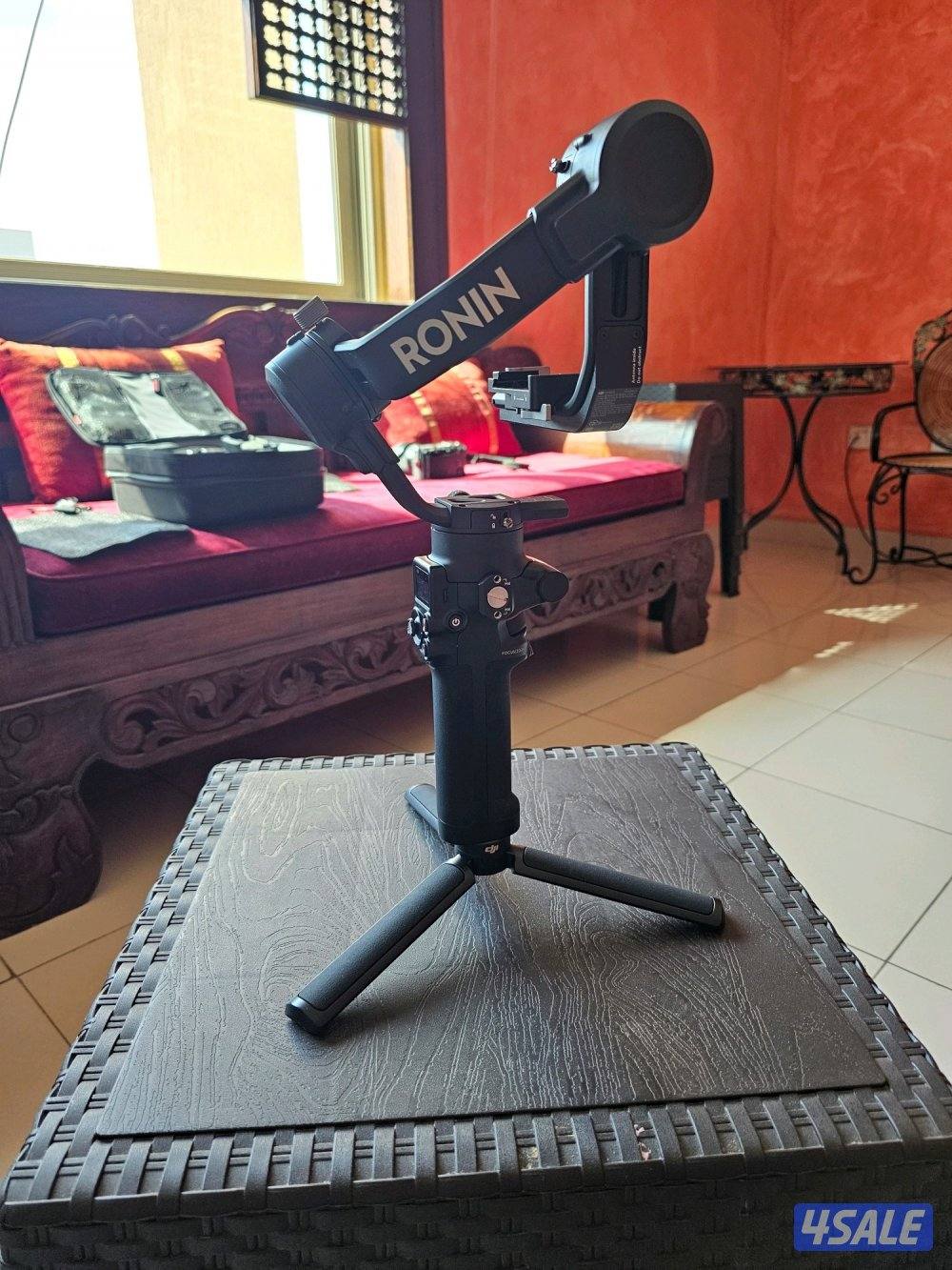 للبيع مانع اهتزاز DJI احترافي جدا و بحاله ممتازه4