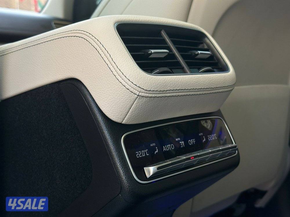 مرسيدسGLE450 كتAMG موديل2023 عداد45الف وارد الملا تحت الكفاله10