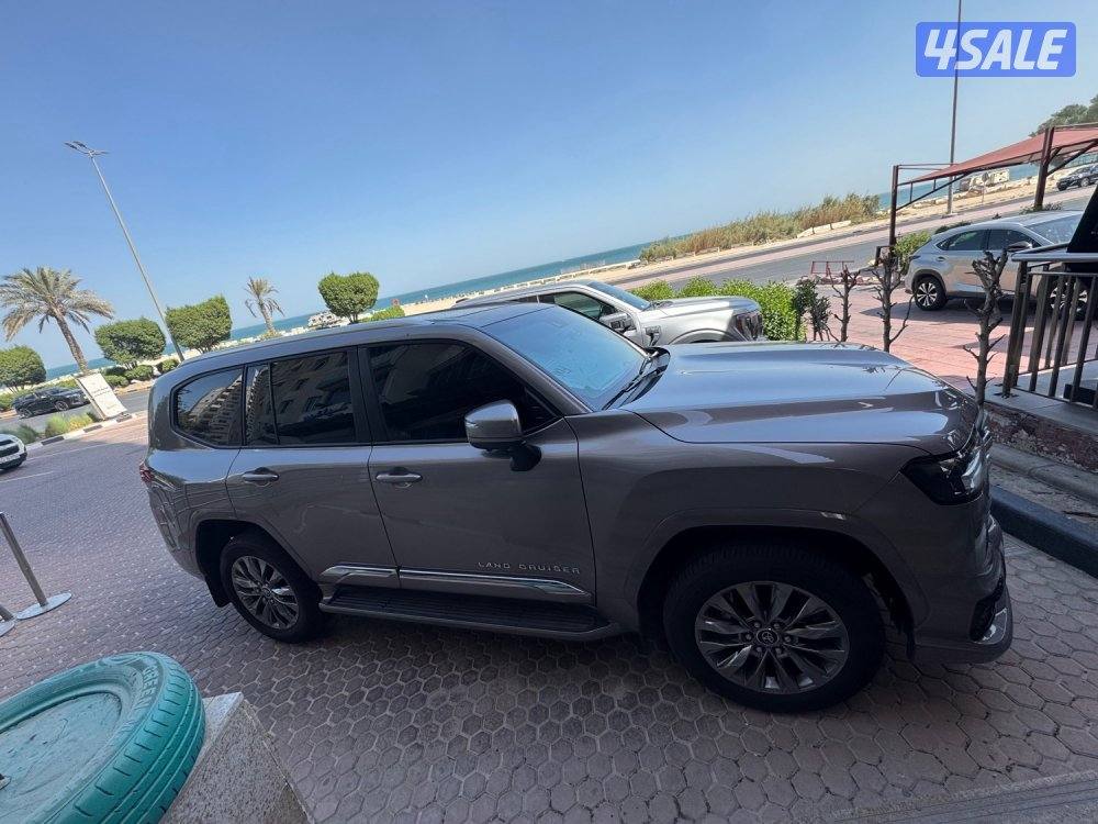 لاند كروزر GXR{تون تربو }AEROS بحالة الاصفار3