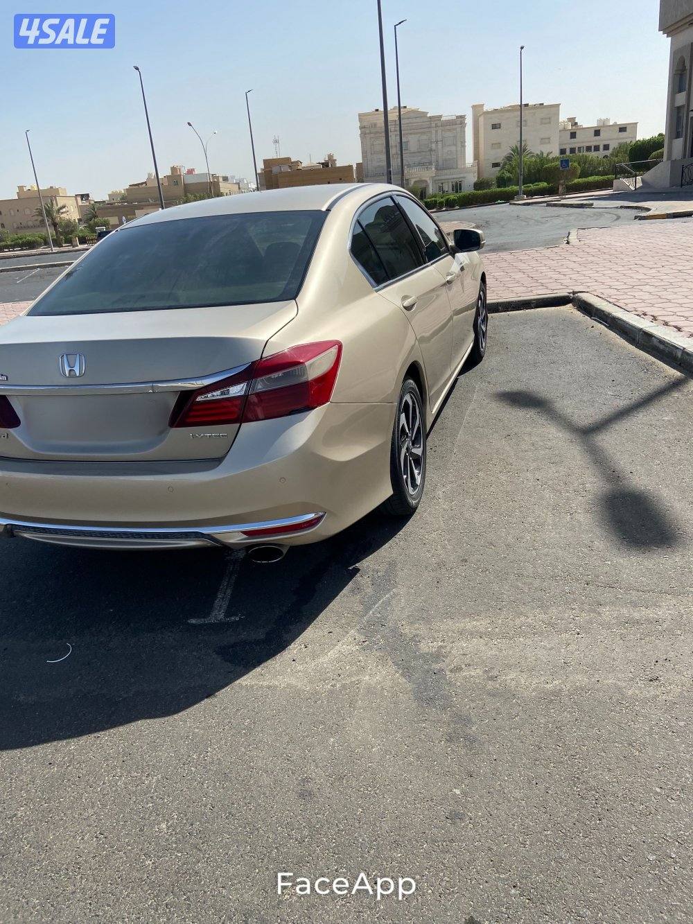 للبيع هوندا اكورد موديل ٢٠١٧ ماشي ٢١٢،٠٠٠ حالة الوكالة2