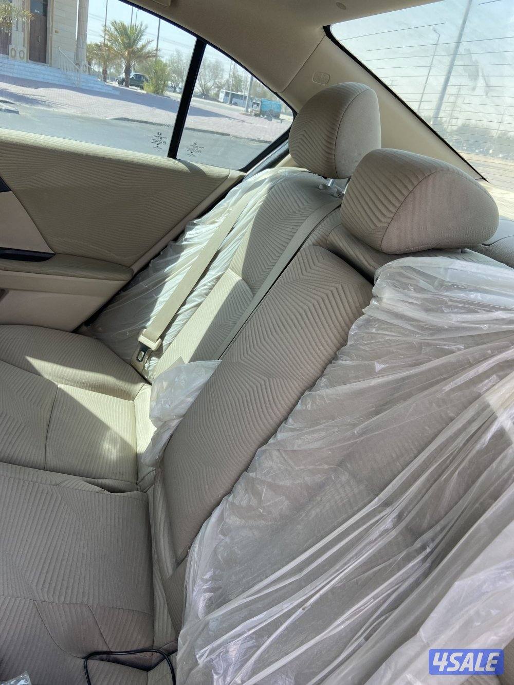 للبيع هوندا اكورد موديل ٢٠١٧ ماشي ٢١٢،٠٠٠ حالة الوكالة4